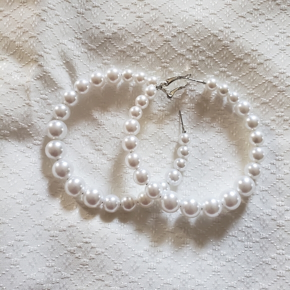 Pearl hoop earrings - Picture 2 of 2